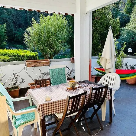 Pastenau * Piazza (Genoa)